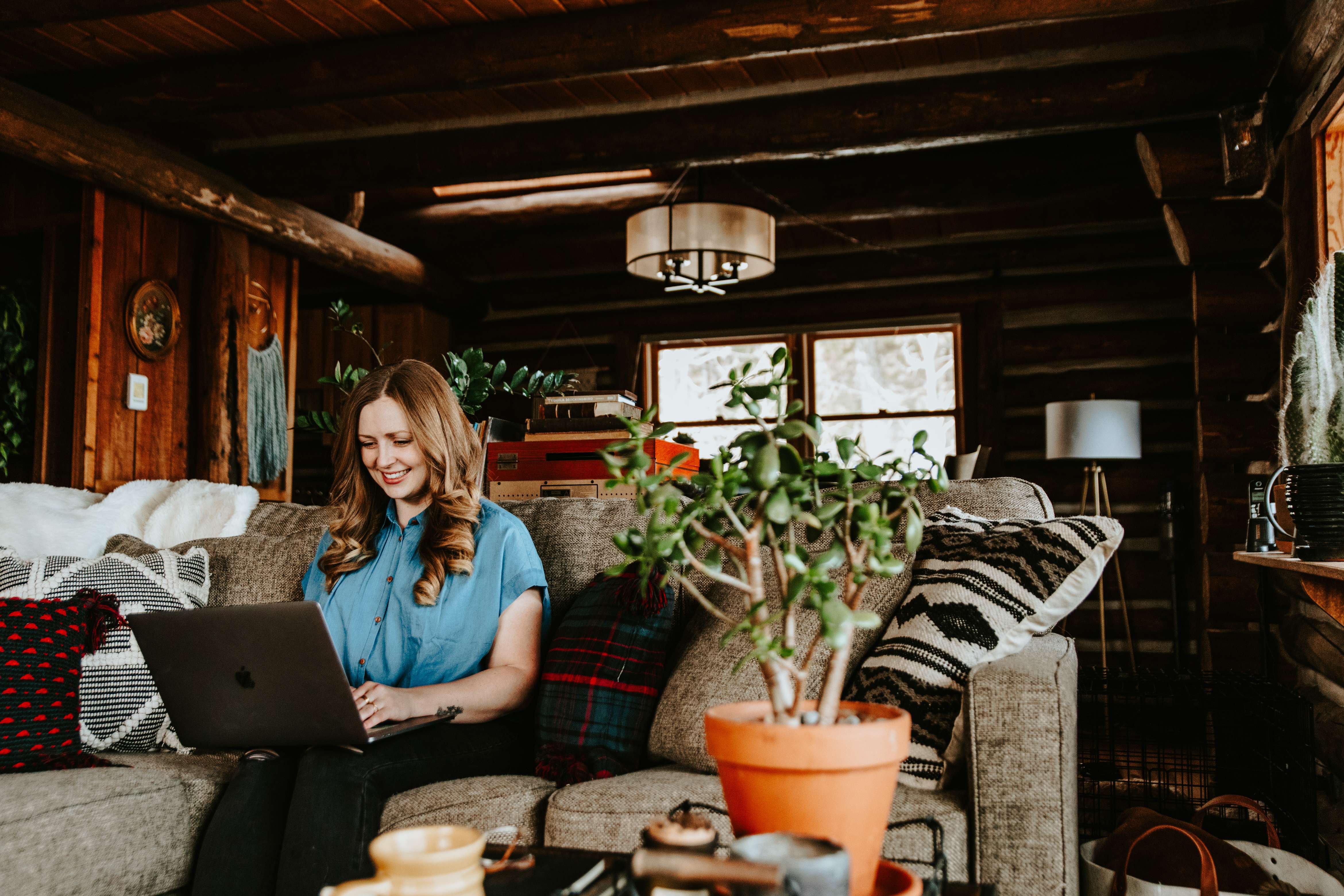 When To Buy A Pre-Made Theme Or Work With A Web Designer