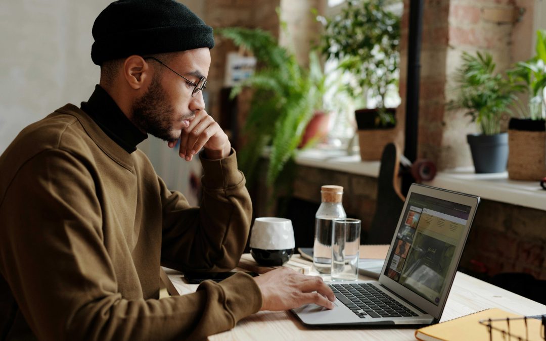 AI Website Builder vs Web Designer: How to Choose What’s Right for Your Business